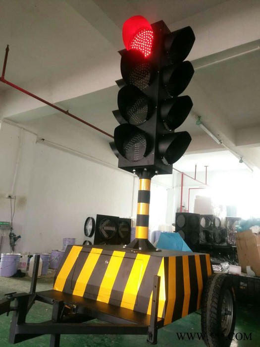 创安达销售  红绿灯交通灯  led太阳能大车轮移动式红绿灯图3