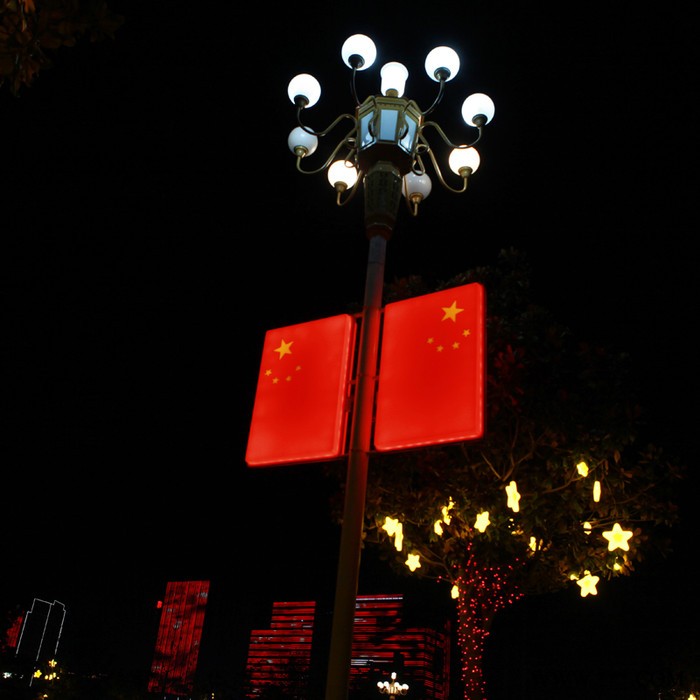 灯杆灯箱广告牌道旗灯箱太阳能供电画面晚上亮图2