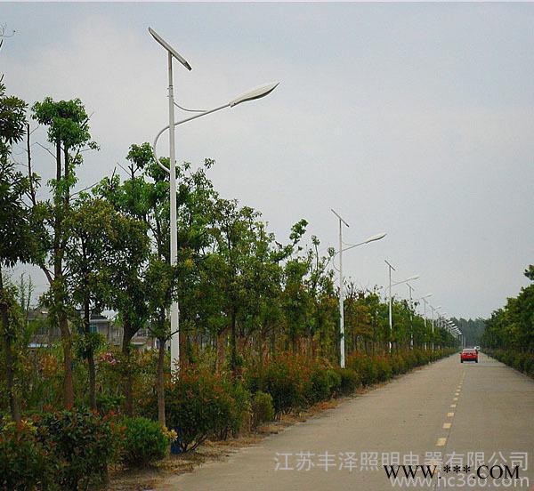 灯箱太阳能路灯生产  专业生产7米50W灯箱太阳能路灯图2