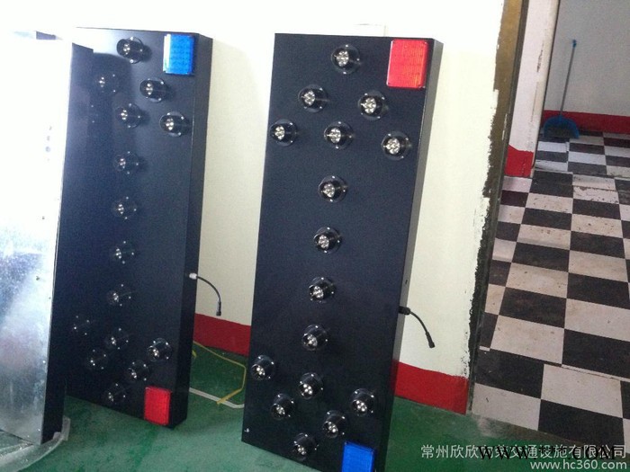 太阳能施工导向灯，太阳能施工牌灯，太阳能牌灯，太阳能爆闪灯，太阳能施工方向灯，太阳能转向灯图6