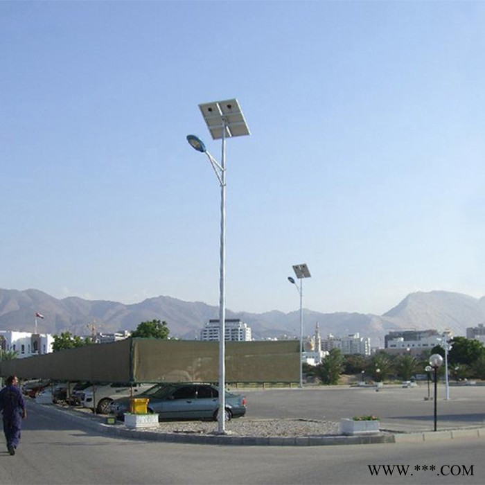 太阳能路灯厂专业生产8米77WLED太阳能路灯7米太阳能路灯价格图2