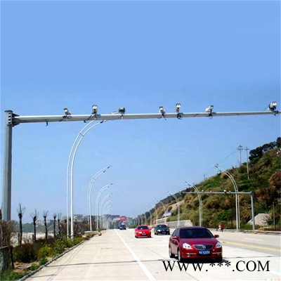 厂家直供 十字路  交通设施监控立杆 太阳能庭院灯  太阳能景观灯