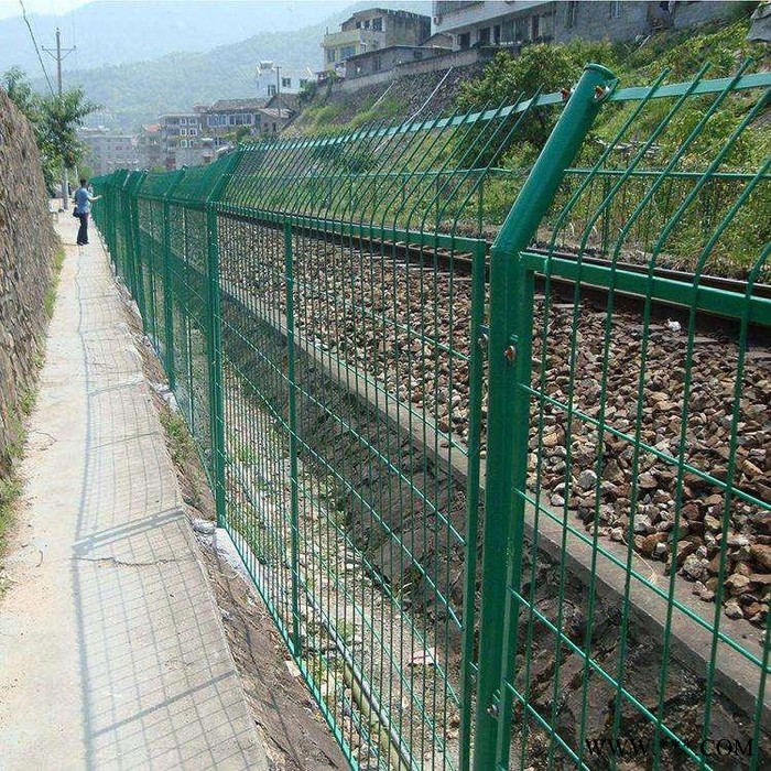 雷泰监狱隔离网果园围栏光伏发电围栏网图5