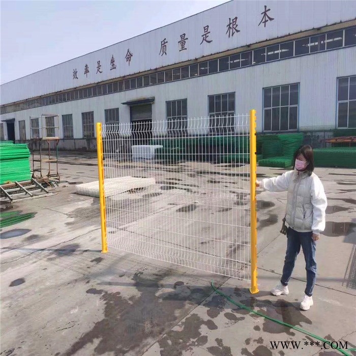 黄色三折弯护栏小区圈地桃形柱护栏光伏发电围栏桃型柱现货 峰尚安护栏图4