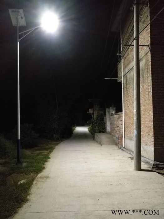 河南登封太阳能路灯厂鸿泰太阳能路灯HT-FL40W分体式锂电池太阳能路灯一体化家用太阳能灯LED路灯图4