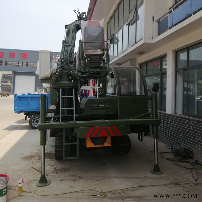 冠宇 履带光伏清扫车 光伏面板吸盘清扫履带运输车图4