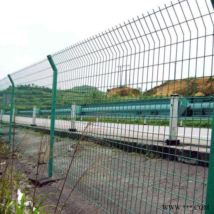 护栏网厂家定制高速公路护栏网 批发光伏电站双边丝护栏网找河北欧烨图5