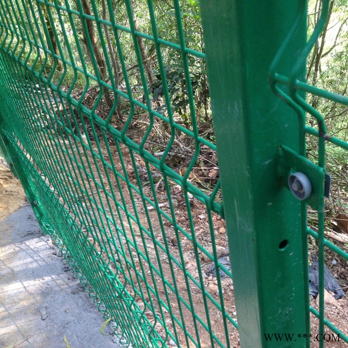 {瑞旗隆}河北安平 住宅区围墙装饰围栏 光伏电站护栏隔离栏栅 开发区隔离网 小区别墅护栏网图7