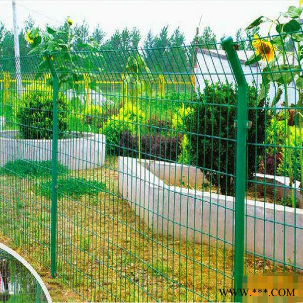 厂家 供应 枣庄 发电厂围栏网 光伏电站护栏网 高速公路护栏网 隔离栅 护栏网 铁丝网 圈山护栏网 圈地围栏网 定制图5