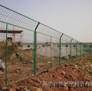 厂家 供应 枣庄 发电厂围栏网 光伏电站护栏网 高速公路护栏网 隔离栅 护栏网 铁丝网 圈山护栏网 圈地围栏网 定制图2