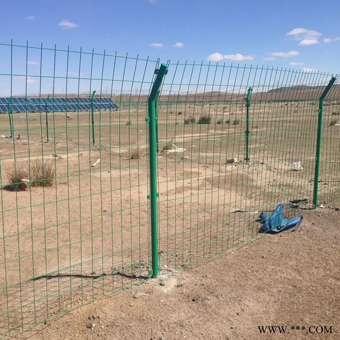 一帆现货供应 道路双边丝护栏网 果园双边丝护栏网 双边护栏网 公路隔离网 光伏发电专用隔离网框架护栏网图3