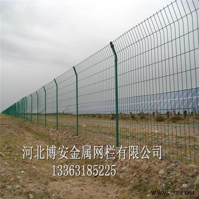 光伏场区双边丝围栏双边护栏网厂家专业生产制作图2