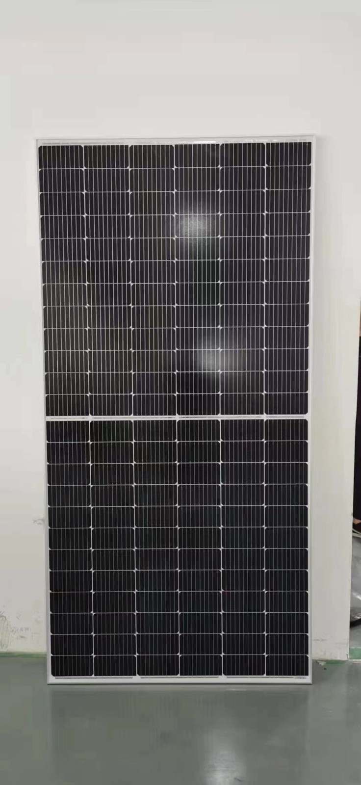 厂家供货太阳能发电板高效A级片单晶540W太阳能组件图2