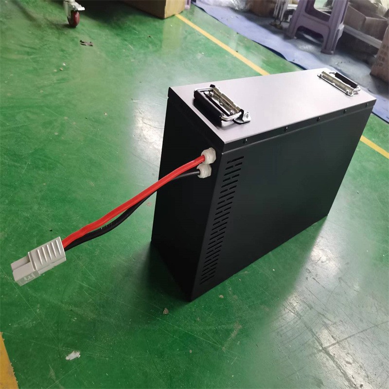 房车电池12V300AH磷酸铁锂电池 12V大容量 USB 点烟器 启动锂电池图4