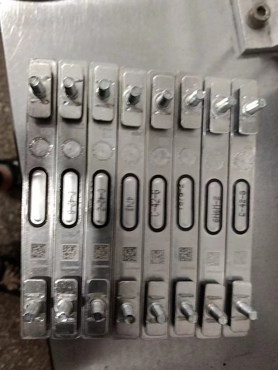 比亚迪BYD5ah5.2ah 3.7v 70C高倍率汽车柴油车应急启动电源锂电池图5