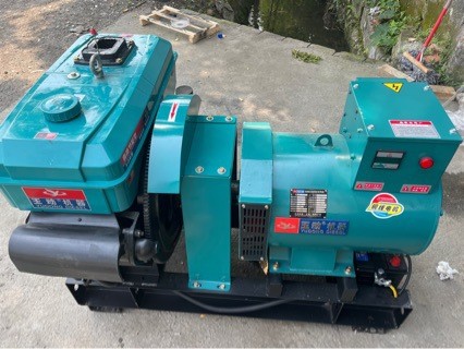 玉动机器20KW三相L25柴油发电机组水冷直连图2