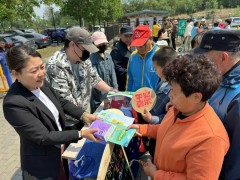 长辛店街道开展“分类齐参与 低碳新时尚”垃圾分类宣传活动